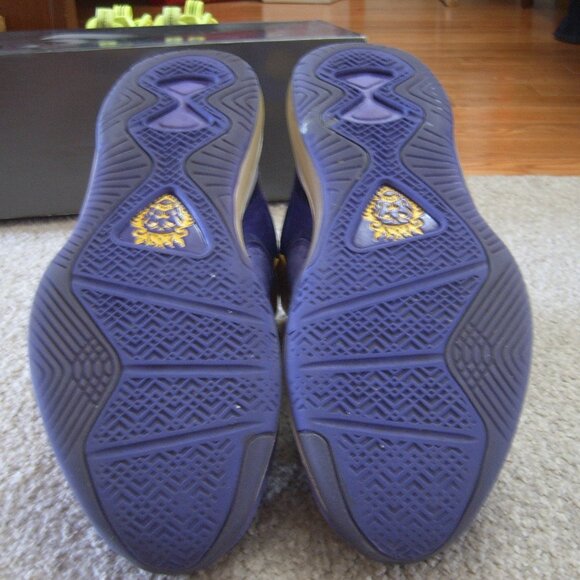 Size 10 - Nike LeBron 8 Lakers Men Basketball Sneakers/Shoes w/Box - Picture 5 of 7